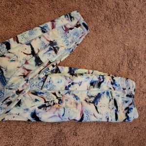 Lulu leggings size 6